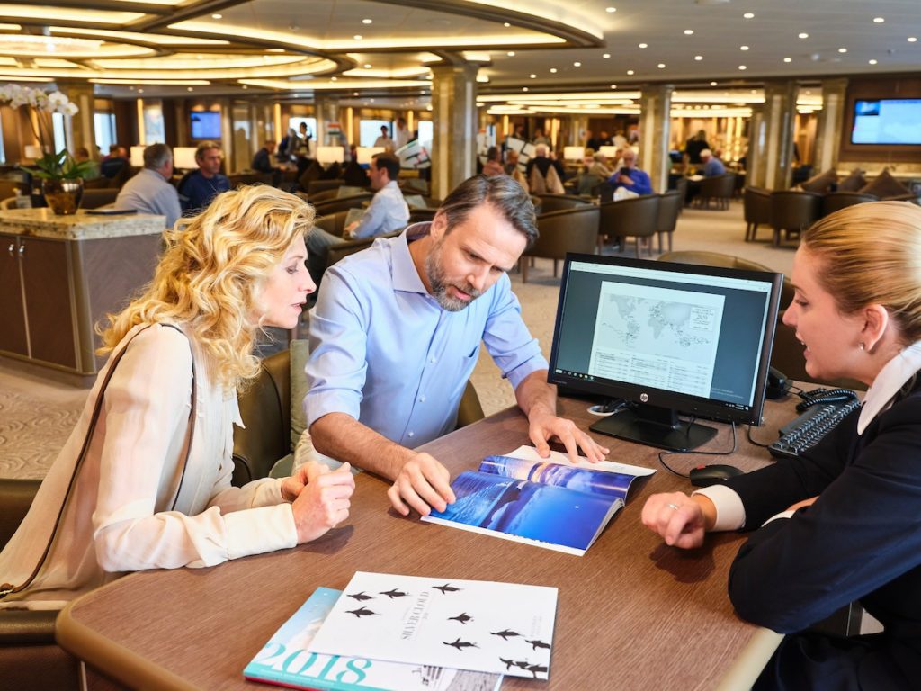 Les services du consultant croisière à bord