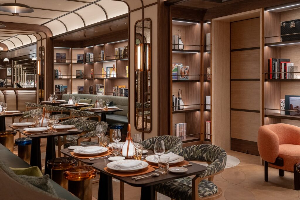 Le Café Louis Vuitton à bord de The Louis