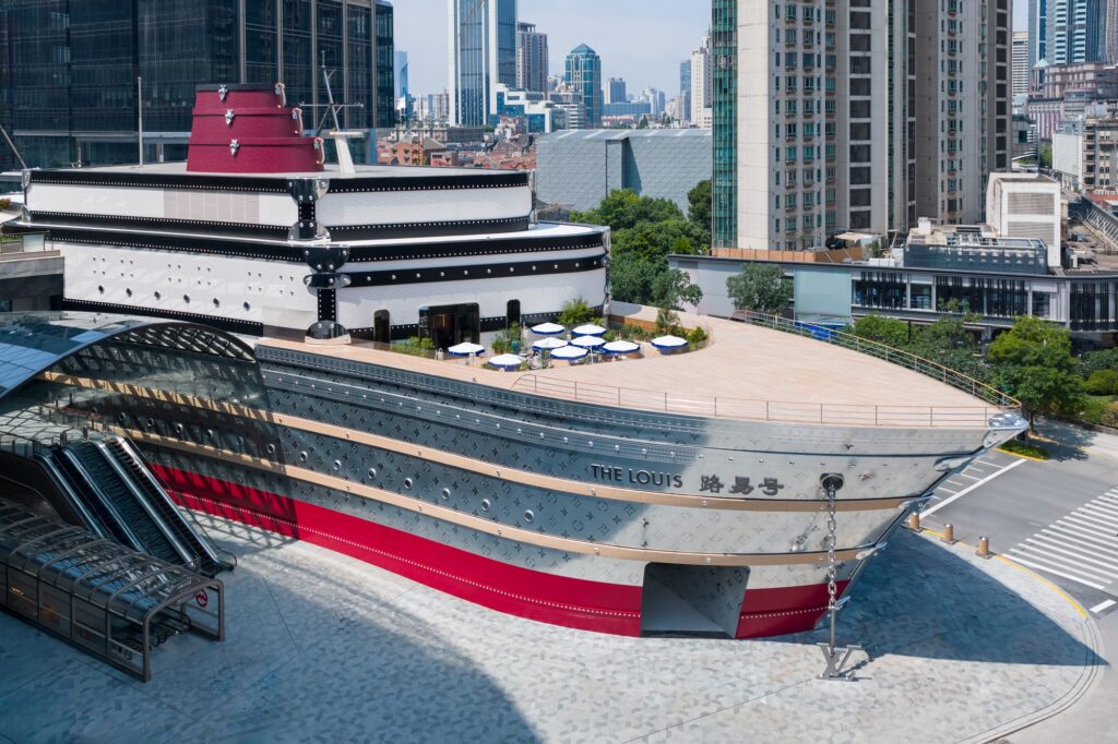 "The Louis" de Louis Vuitton à HKRI Taikoo Hui, Shanghai