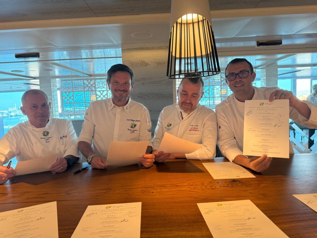 Les 8 mains des Maîtres Cuisiniers de France à bord des croisières Oceania Cruises