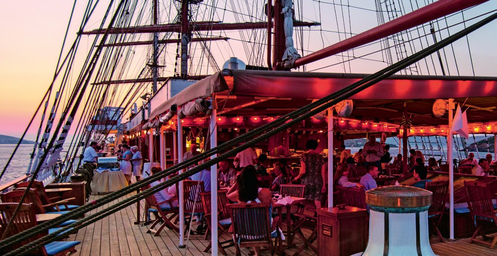 Animation sur le pont du voilier