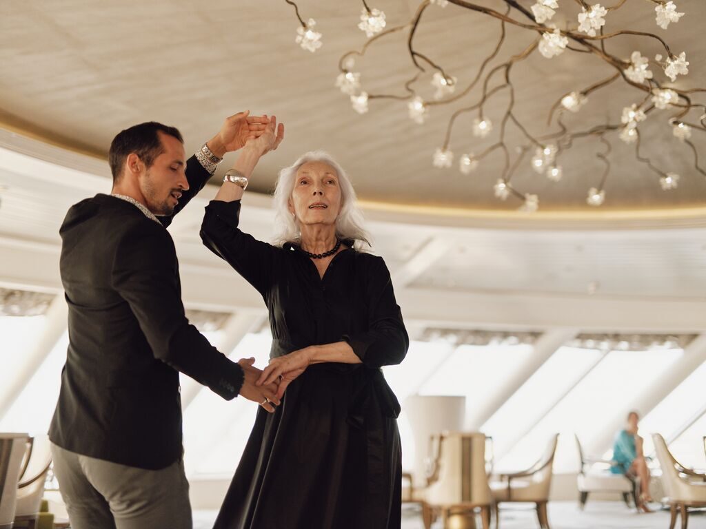 Crystal Ambassador Hosts - Voyager seul ne signifie pas être isolé