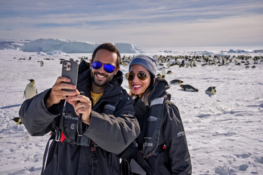 Rencontrer les manchots empereurs de Snow Hill Island en croisière Scenic
