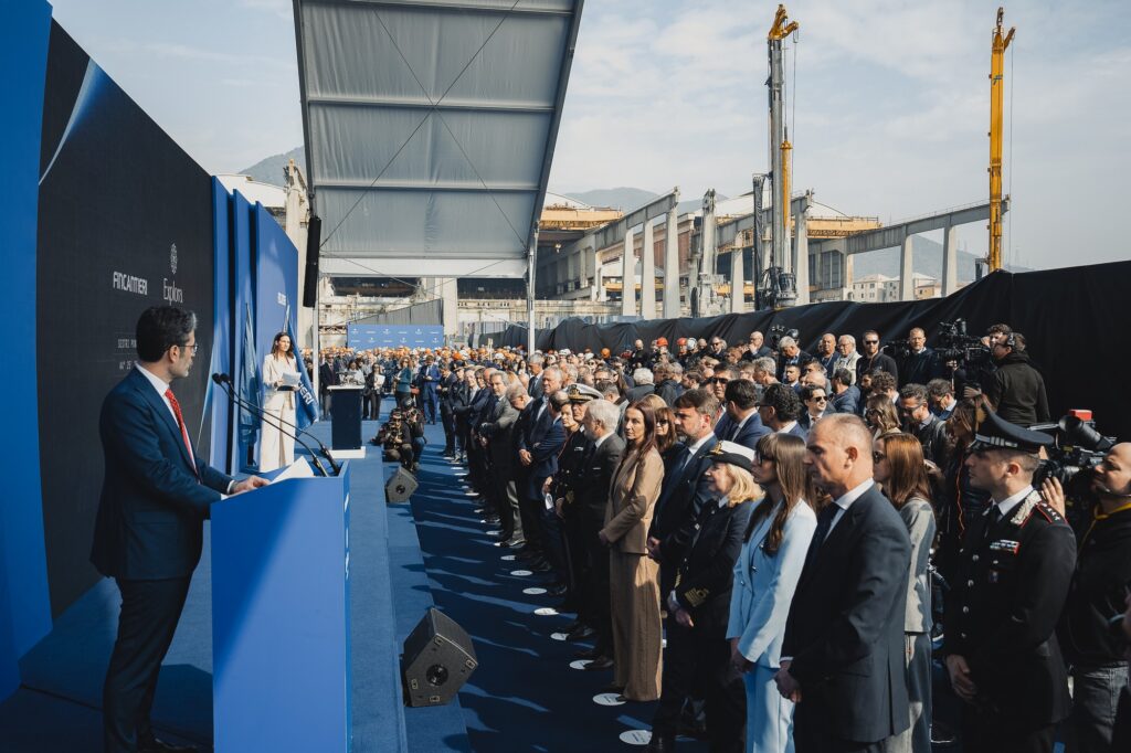 Triple cérémonie au chantier naval de Fincantieri à côté de Gênes en Italie