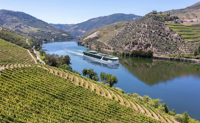 Trois nouveaux navires fluviaux