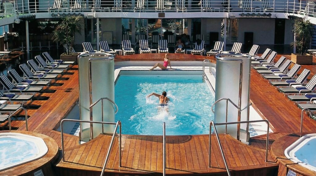 Pont piscine - Avora Lumina