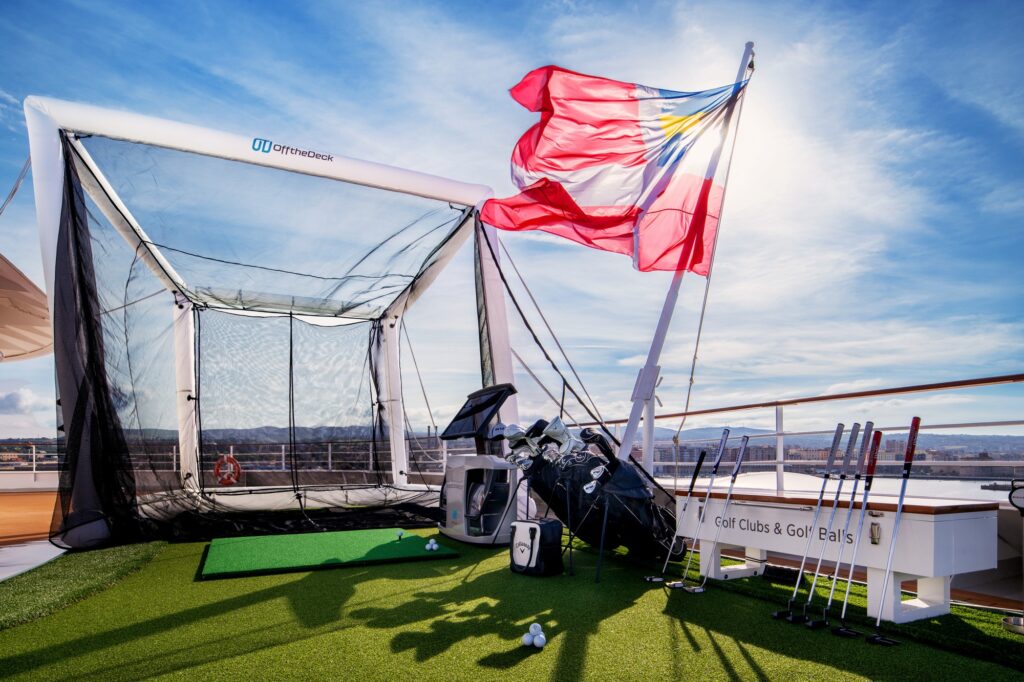Echauffez-vous à bord de Silversea avant d'aller sur les parcours de golf à terre