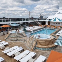 Crystal Serenity, Piscine