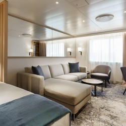 Explorer Suite (ULT-EXP) Quark Expeditions, Ultramarine