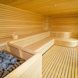 Tundra Spa and Sauna, Quark Expeditions, Ultramarine